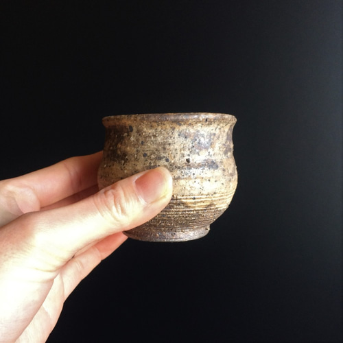 ぐい呑み(桐箱付き) 粉引灰釉③ おちょこ・ぐい呑み・徳利 美濃三方窯