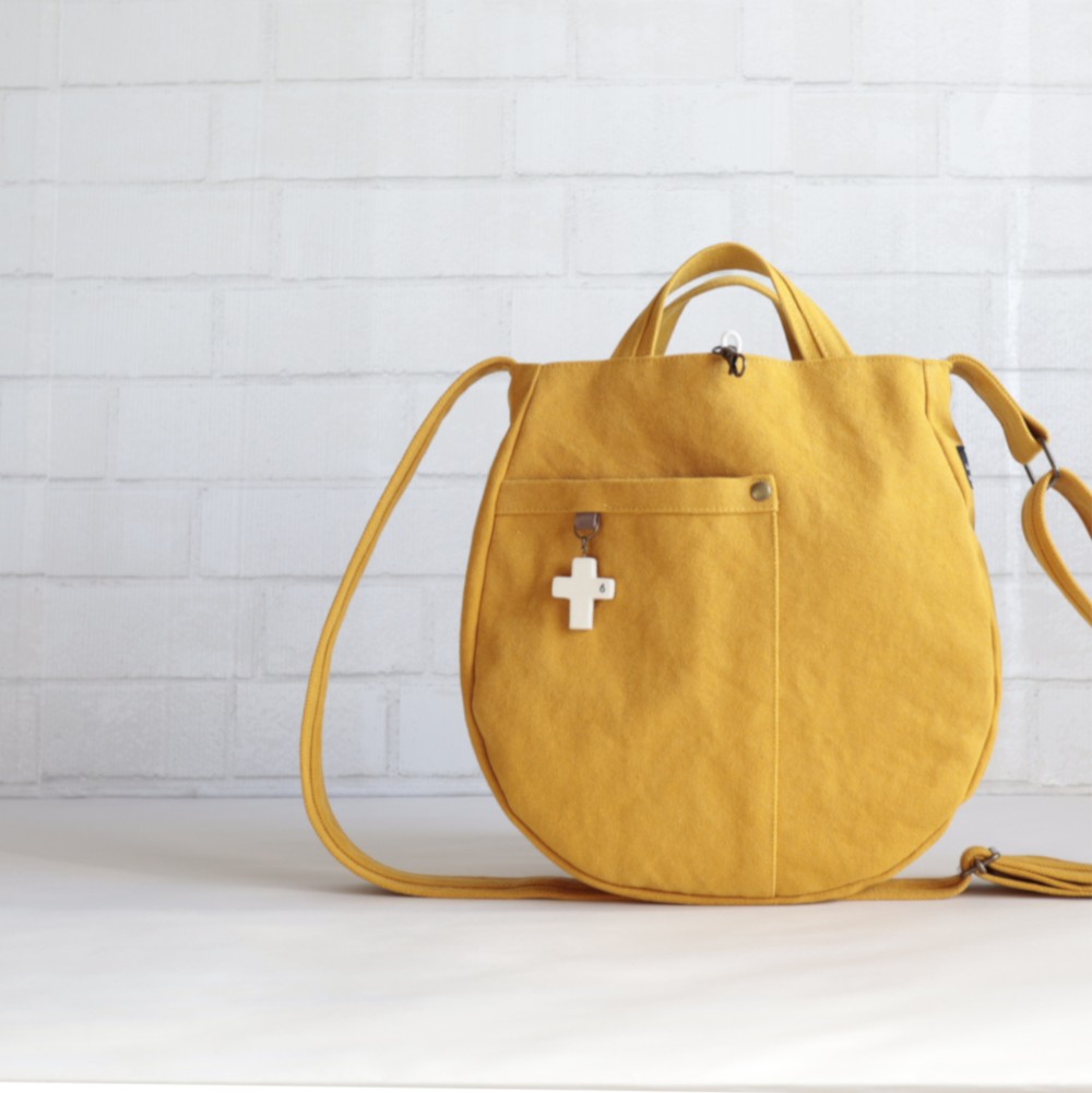 《Mサイズ》【選べるポケット飾り♪】まんまるポシェット＊ヴィンテージ8号帆布×マスタード