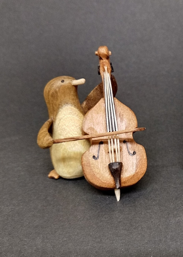 コントラバスぺんぎん【受注制作】 1枚目の画像