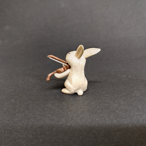 木製バイオリンうさぎ【受注制作】 立体・オブジェ ハナノ 通販 