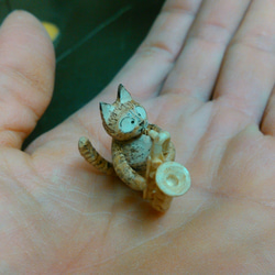 木製男中音薩克斯貓 第1張的照片