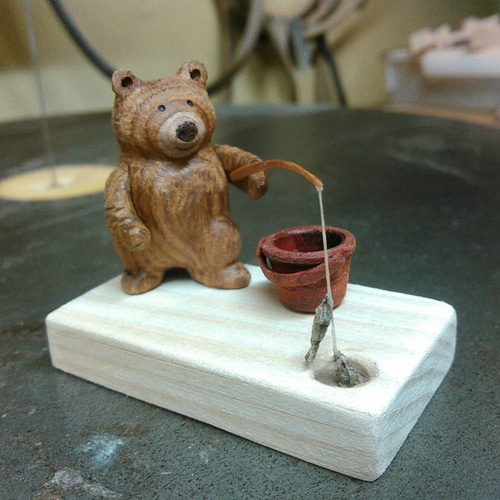 木製ワカサギ釣りくま 立体・オブジェ ハナノ 通販 6510659｜Creema