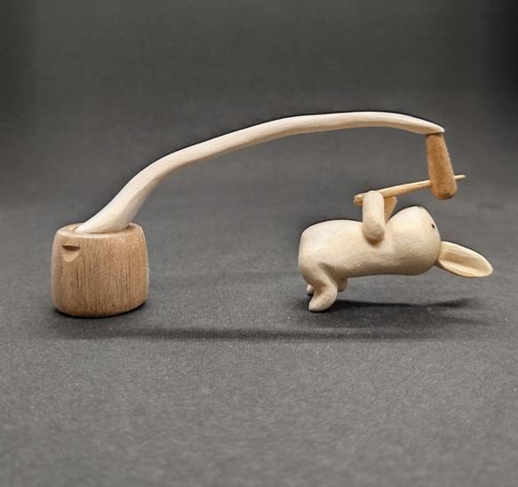 木製餅つきうさぎ【受注制作】 2枚目の画像