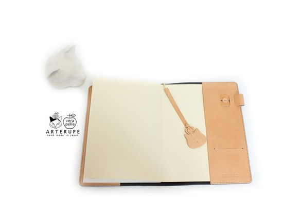 黒革の猫手帖　A５サイズ 本革シュリンクレザー使用 ノートカバー 4枚目の画像