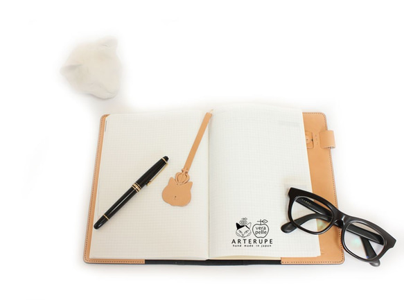 黒革の猫手帖　A５サイズ 本革シュリンクレザー使用 ノートカバー 5枚目の画像