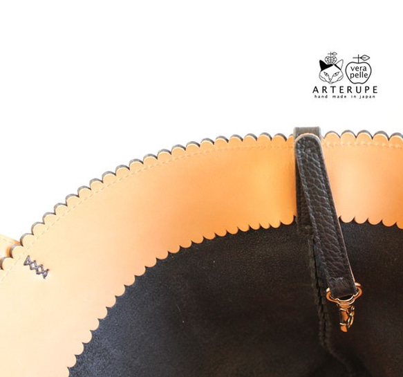 ペタルマルシェ　花びらカットのバッグです。Col.ブラック　本革イタリア製シュリンクレザー使用 8枚目の画像