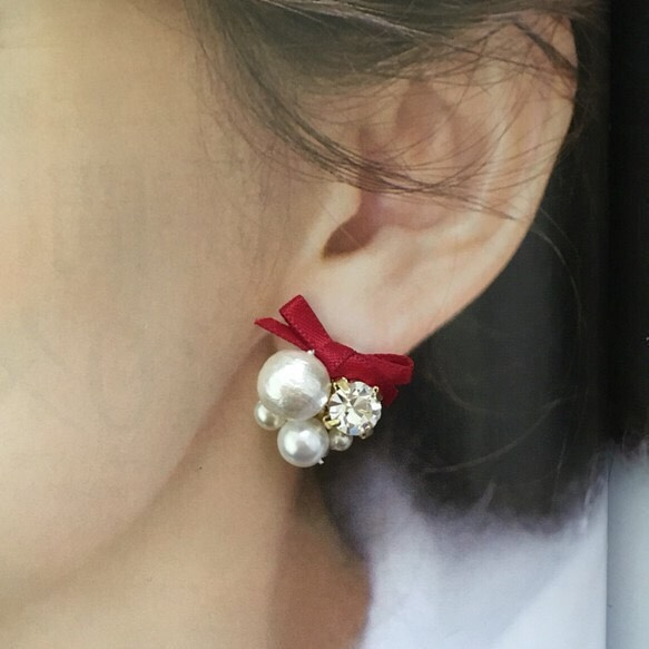 RED ...緞帶和棉珍珠耳環/可更換的耳環 第2張的照片
