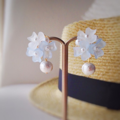 紫陽花とゆらゆらコットンパールのピアス(イヤリング変更可) ピアス  