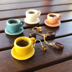 《再販5》コーヒーカップとコーヒー豆のカフェピアス(イヤリング) 2枚目の画像