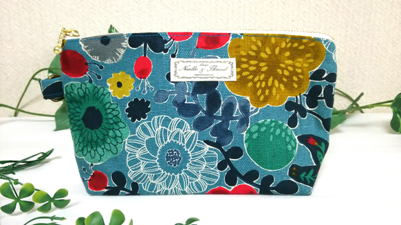 北欧の森ブルーポーチ（中） ポーチ アトリエLayla 通販｜Creema  