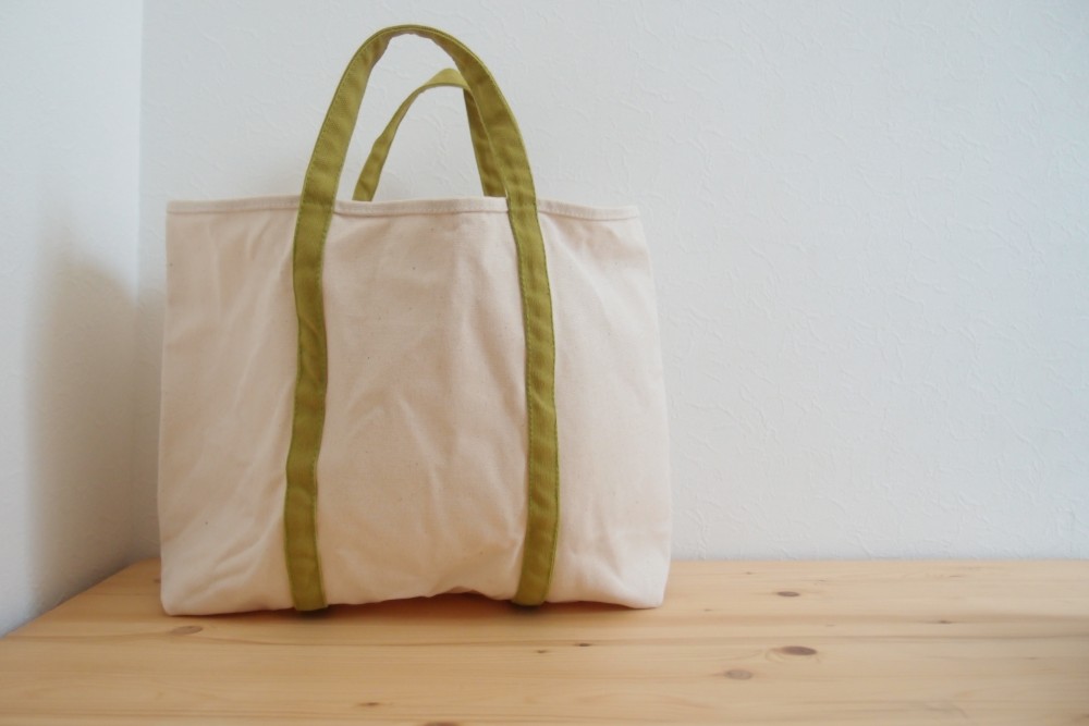 【A4対応】帆布　BASIC TOTE ( M )  生成り×ひわ