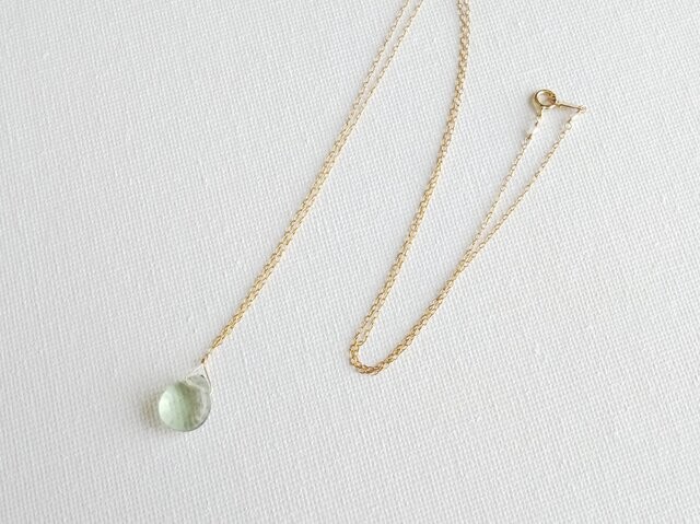 フローライトの一滴ネックレス　黄緑