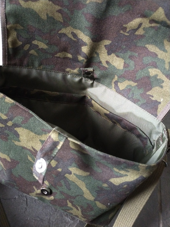 【受注製作品】 ショルダーバッグ　メッセンジャーバッグ　バッグ　迷彩　カモフラ　シンプル　お散歩バッグ　メンズ 5枚目の画像