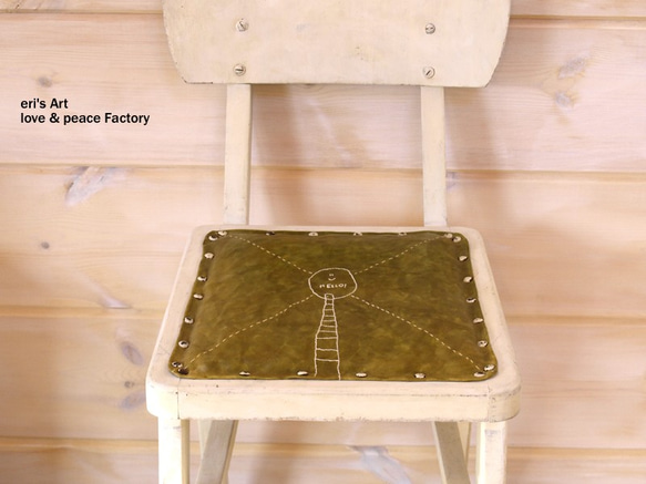 刺繍を施したリメイク椅子　FA-002 1枚目の画像
