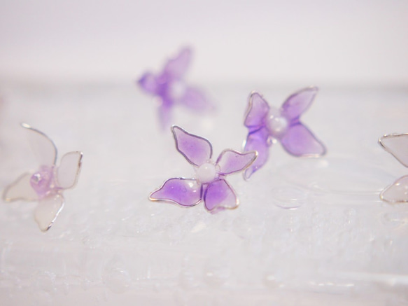 小さな紫の紫陽花の一粒ピアス・ノンホールピアス 1枚目の画像