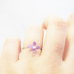 小さな紫の紫陽花の一粒リング 4枚目の画像