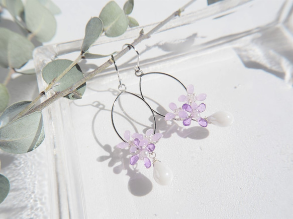 淡い紫の小花とチェコビーズ＊ピアス・イヤリング ピアス（フック 