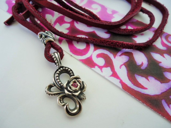 【SALE】Sensual Rose pendant 1枚目の画像