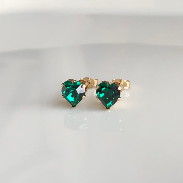 ≪14kgf≫vintage swarovski ハートピアス　エメラルド 6枚目の画像