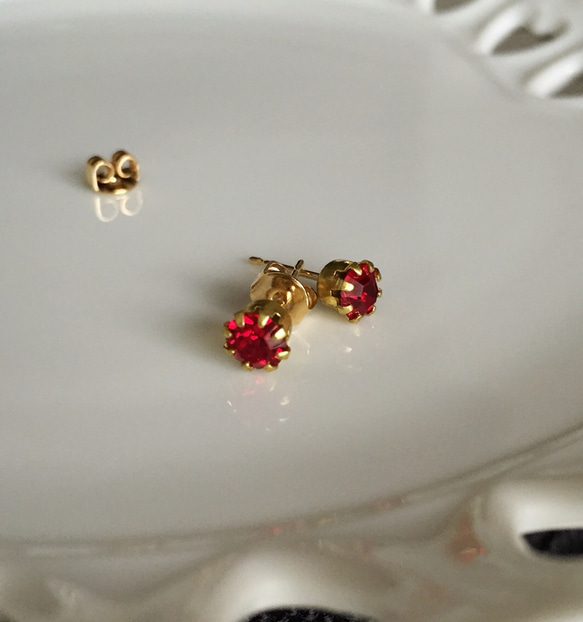 vintage swarovski スタッドピアス クラウン 2枚目の画像