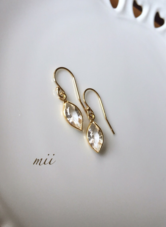 Swarovski クリスタルピアス フック式　未使用 ≪14kgf≫vintage swarovski クリスタル フックピアス ピアス