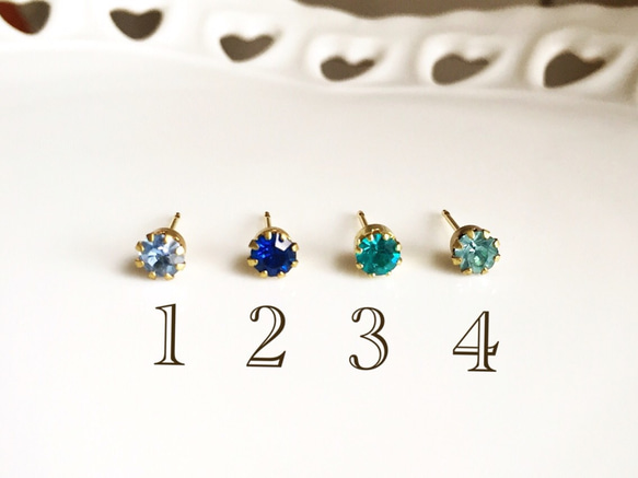 ≪4色≫vintage swarovski スタッドピアス 2枚目の画像