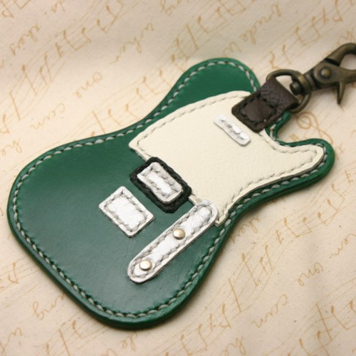 はるな様オーダー品 エレキギター型ピックケース(緑白) その他ケース