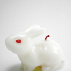 ウサギさんキャンドル【座り/白】 3枚目の画像