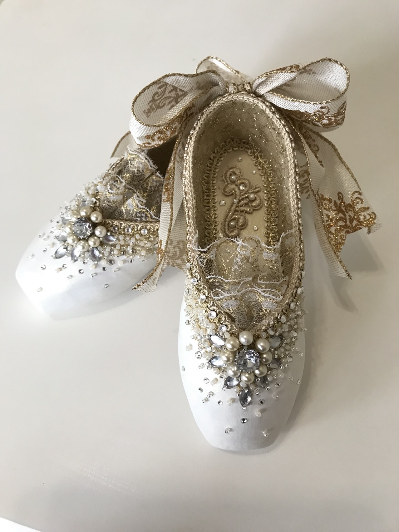 ジェンヌ*新品✨ポインテッドトゥシューズ パールフラワーバレエ