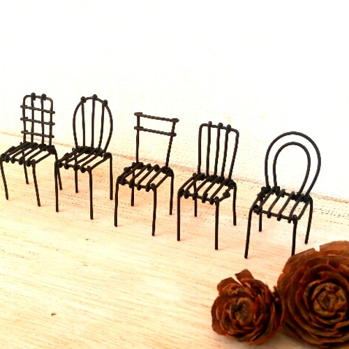 羽の椅子 クラフト人形 一点物 羽工房 作品一覧 | iichi 日々の暮らしを心地よくする