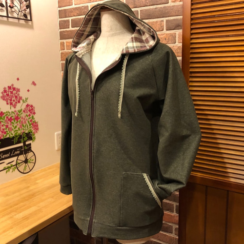 レース紐のファスナーパーカー カーキグリーン パーカー chocori