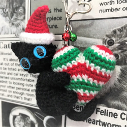 黒猫クリスマス☆ハートのキーホルダー*あみぐるみ♡キーホルダー・ストラップ・ボールチェーン☆受注製作品 2枚目の画像