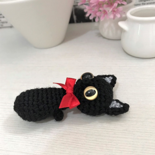 ひまわり様　demodeeチャーム　赤いリボンの 子　黒猫ちゃん付 悪魔執事と黒い猫 キャラクターイメージリボンヘアゴム