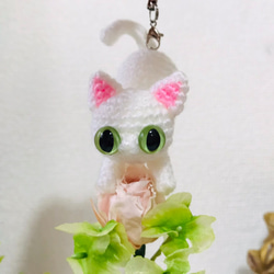 のびのび白猫あみぐるみ♡キーホルダー・ストラップ・ボールチェーン☆受注製作品 2枚目の画像