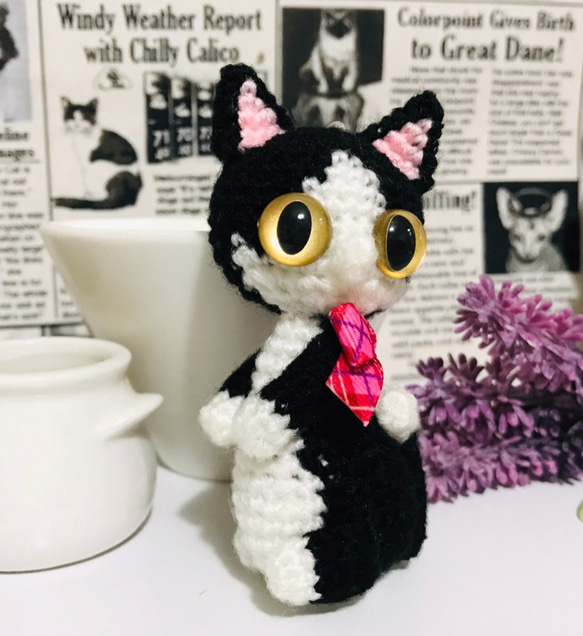 ぺったんこハチワレ黒猫あみぐるみ＊キーホルダー☆受注製作品