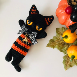 ハロウィンぺったんこ☆やさぐれ黒猫あみぐるみ☆受注製作品 3枚目の画像