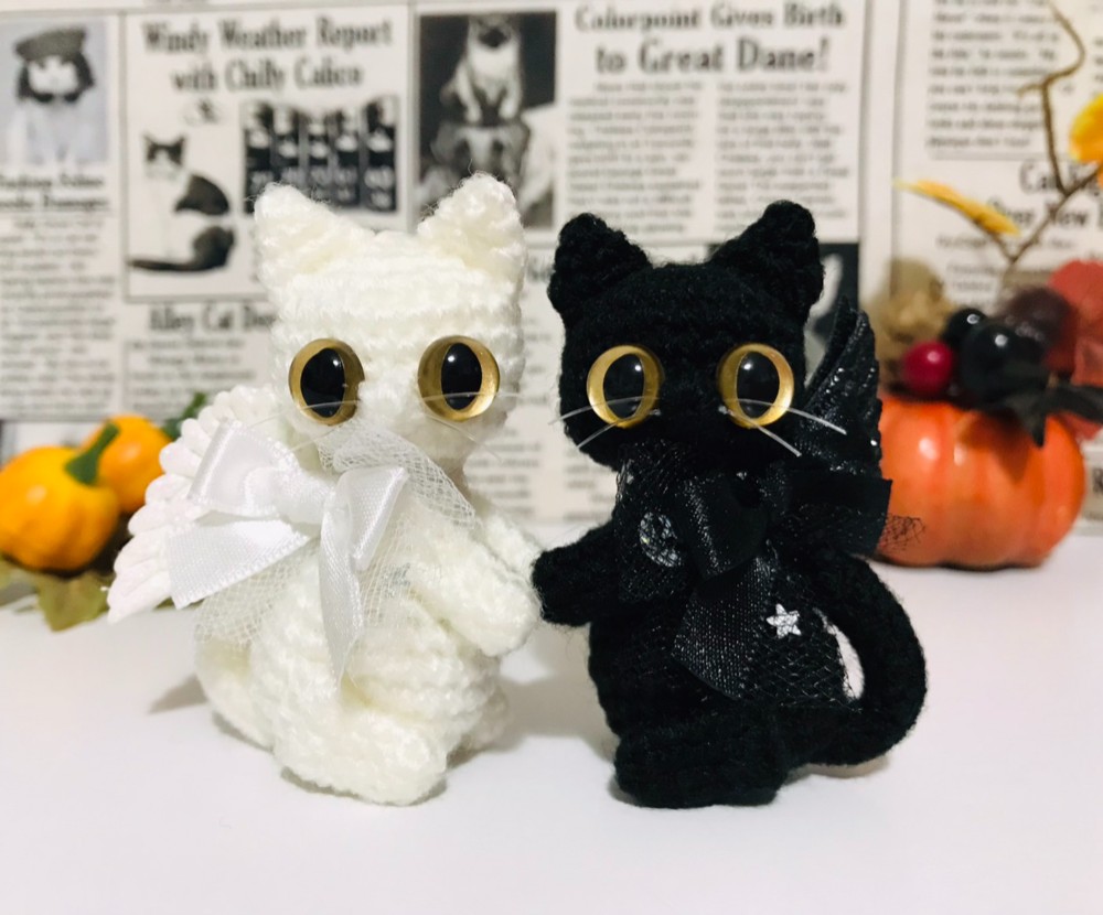 こつ様 おまとめ ピラミッド白2 黒1 紫1 青色猫キーホルダー セットアップL メール便送料無料 キーホルダー バッグチャーム 猫 ネコ ねこ 黒