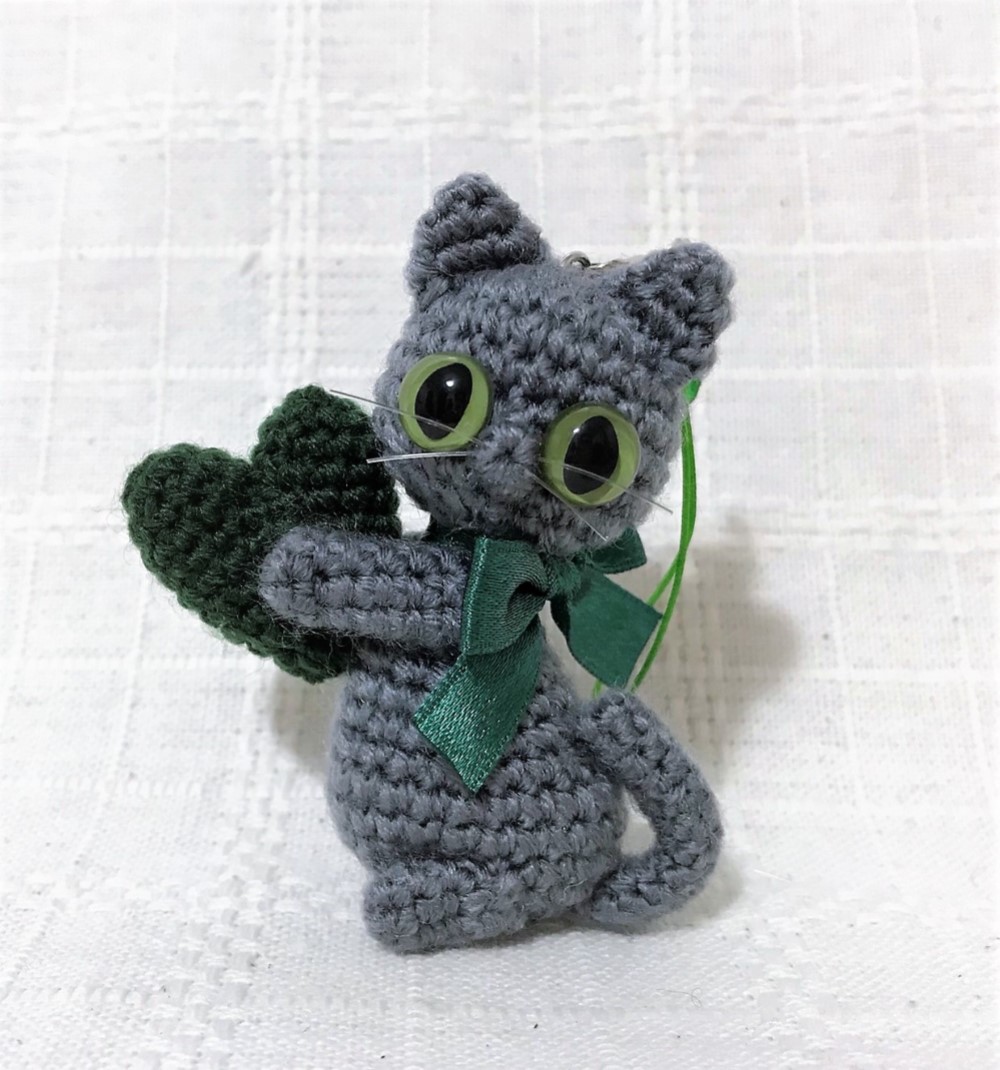 いっしょにおでかけ♪グレー猫さんのあみぐるみ