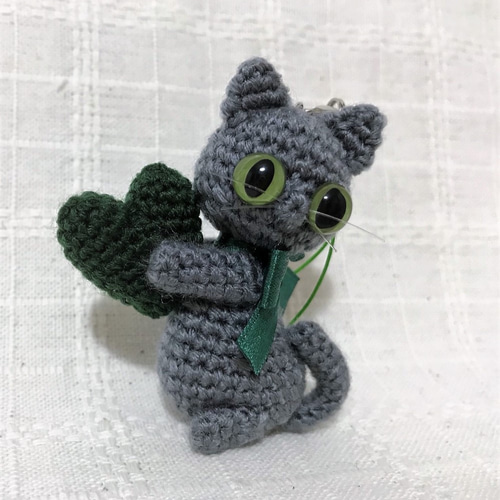 グレー猫＊ハート☆あみぐるみ♡キーホルダー・ストラップ・ボール