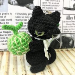 やさぐれ黒猫＊メロン☆あみぐるみ♡キーホルダー・ストラップ・ボールチェーン☆受注製作品 2枚目の画像