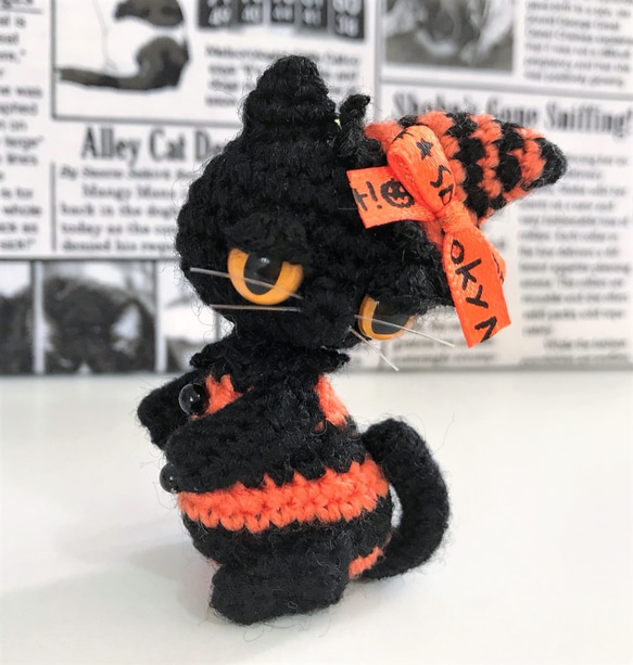 やさぐれ黒猫＊ハロウィン☆あみぐるみストラップ☆受注製作品 2枚目の画像