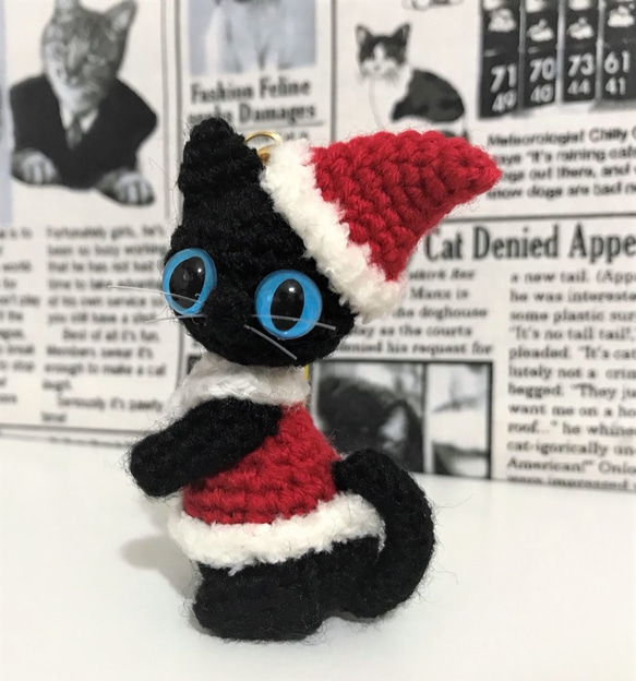 サンタコートの黒猫＊クリスマス★あみぐるみストラップ☆受注製作品 4枚目の画像