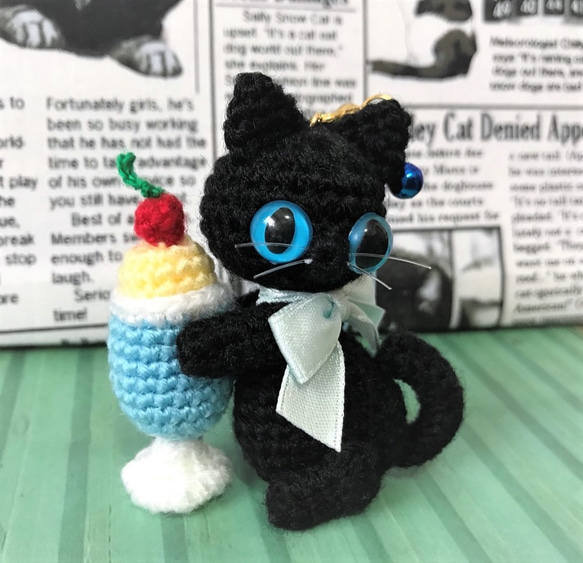 黒猫のクリームソーダ☆あみぐるみ♡キーホルダー・ストラップ・ボールチェーン☆受注製作品 2枚目の画像