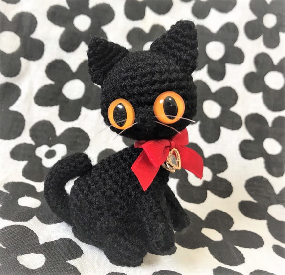 黒猫＊手乗りサイズ★あみぐるみ☆受注製作品 3枚目の画像