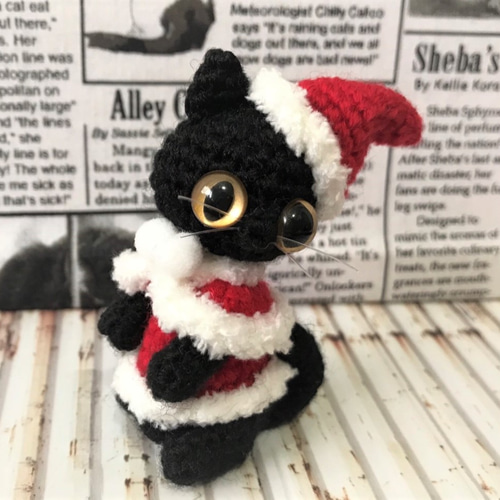 サンタ衣装の黒猫＊クリスマス☆あみぐるみ♡キーホルダー・ストラップ