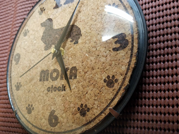 【オリジナル時計】壁掛け時計　犬　コルク　　 2枚目の画像
