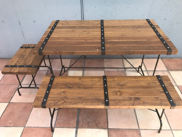 ガーデンテーブルフルセット （テーブル×1、ベンチ大×２、ベンチ小×２） アイアン&ウッド 3枚目の画像