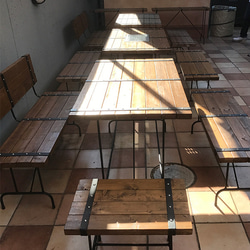 ガーデンテーブルフルセット （テーブル×1、ベンチ大×２、ベンチ小×２） アイアン&ウッド 4枚目の画像