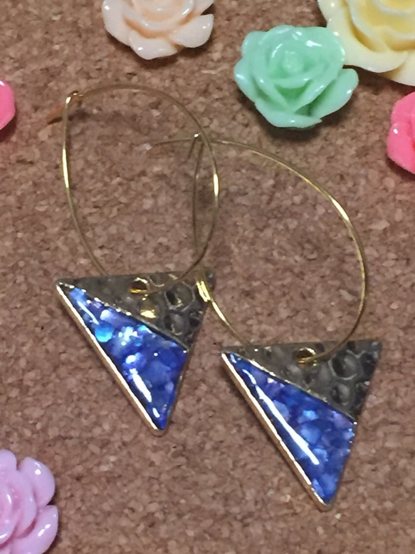 全900円均一⭐︎大人のブルーシェル▲ピアス 3枚目の画像