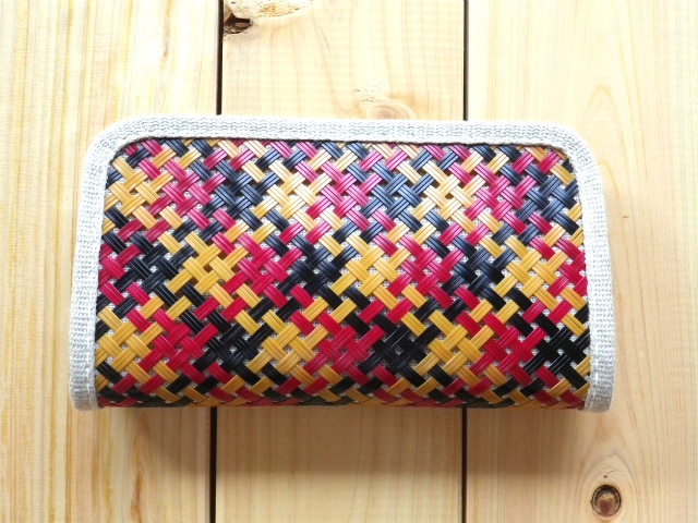 竹と麻の財布・大　四つ目編み漆仕上げ・交色赤黒白